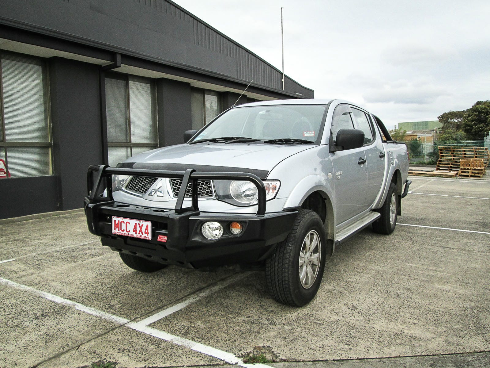 2c6451-5c.myshopify.comMCC 4x4  Falcon Bars for Mitsubishi Triton/Challenger  2006-2015Triton Ml-Mn, Challenger Pb-Pc  707-01Alw Falcon Alloy Winch Bar,Triton Ml-Mn, Challenger Pb-Pc (No-Fog) 707-01 Falcon Bar 3 Loop Ss,Triton/Challenger 2006-2015 06-15  